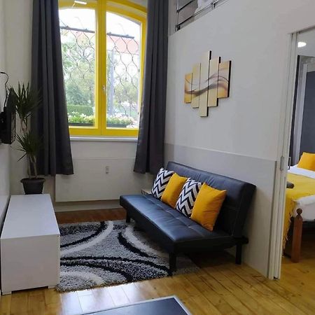 Lyly Apartment - Modern Apartment With Free Parking Prague Luaran gambar